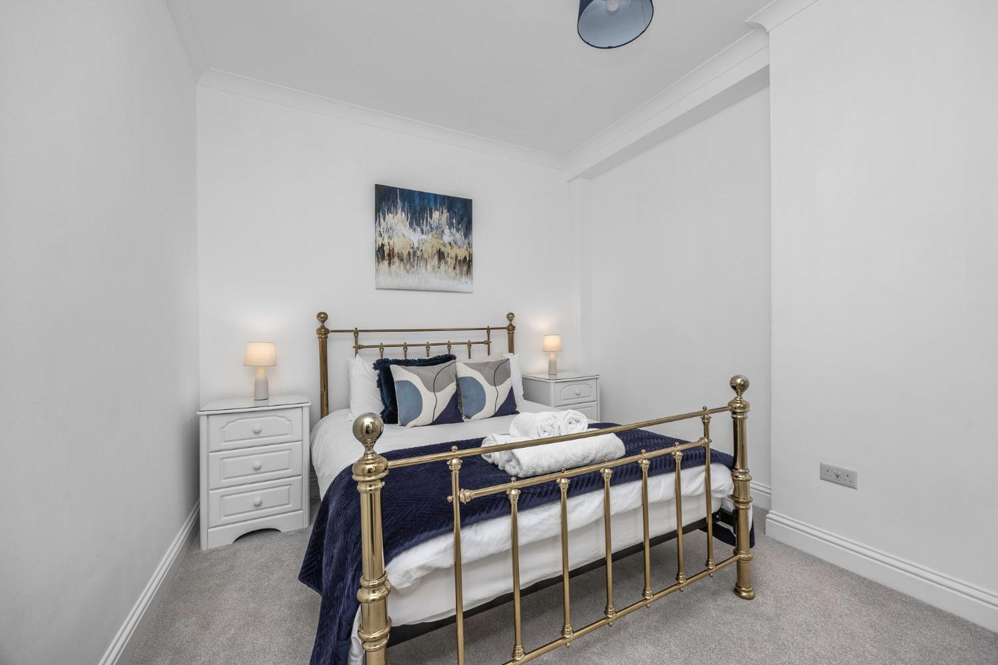 2 Bedroom Flat - With King Sized Beds, Netflix And Sky - Perfect For Contractors, Vacation Guests Or Those Relocating 브라이턴 외부 사진