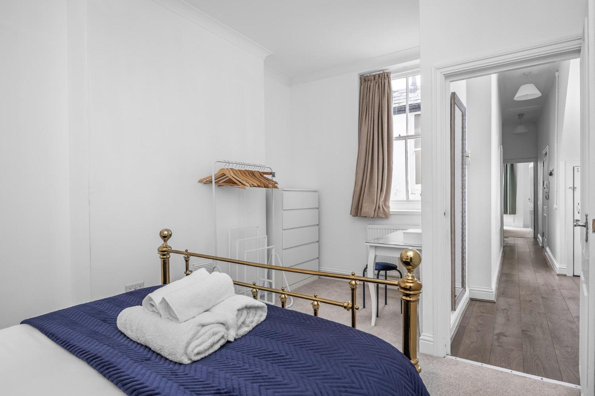 2 Bedroom Flat - With King Sized Beds, Netflix And Sky - Perfect For Contractors, Vacation Guests Or Those Relocating 브라이턴 외부 사진